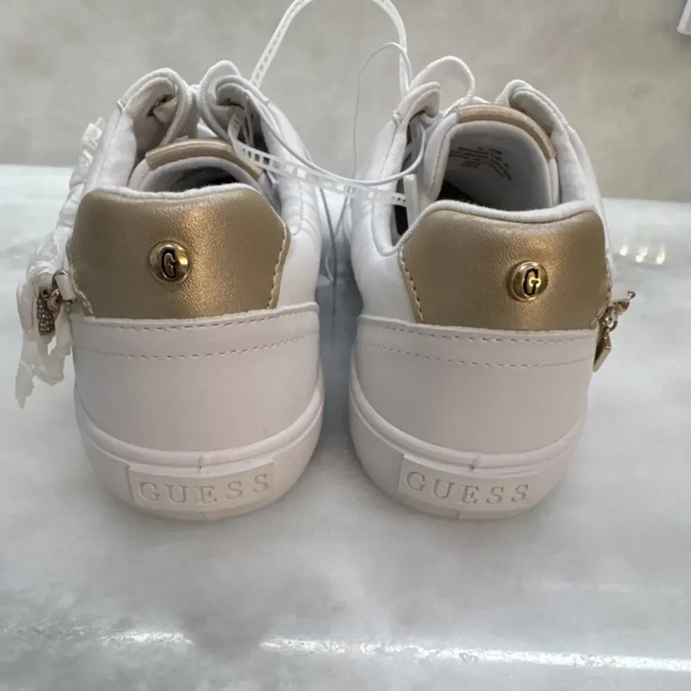 GUESS Women's White Gold Sneakers Charm Accent Logo Lace Up Low Top - Picture 4 of 5